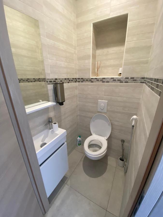 Proche Plage ,Lumineux, Confort Et Bien Situe Villa Meze Luaran gambar
